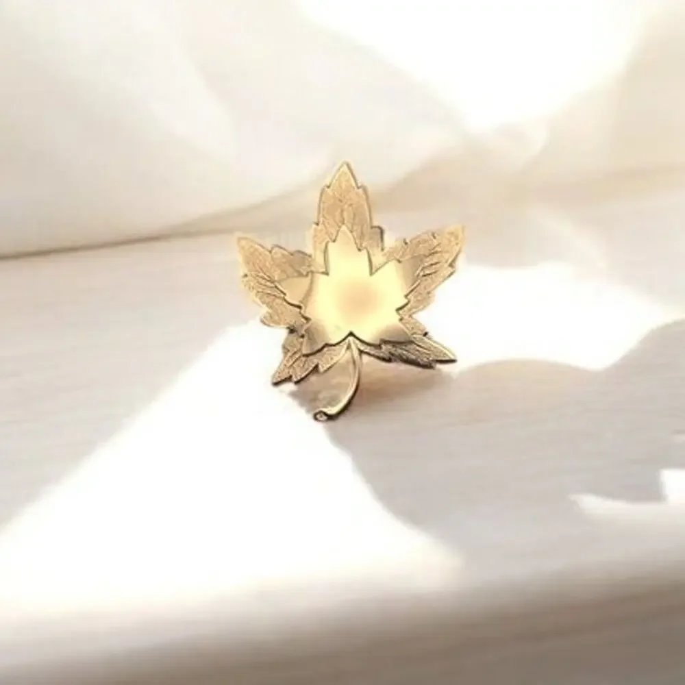 Monet Vintage Gold Maple Leaf Brooch | Classic Vintage Fall Romantic Style